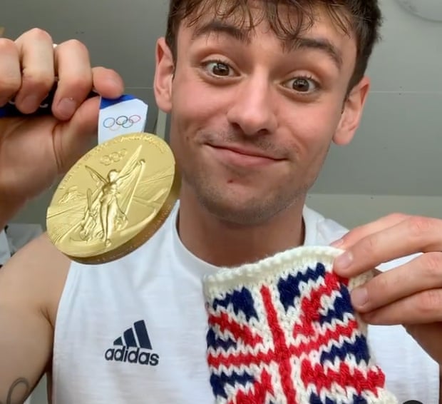 Tom Daley has knitted a tea-cosy holder to protect his Tokyo 2020 Olympic gold medal