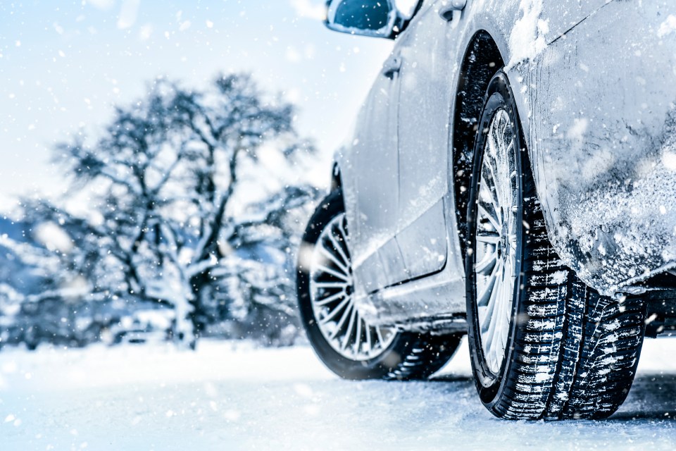 Motorists should slow down when driving in snow