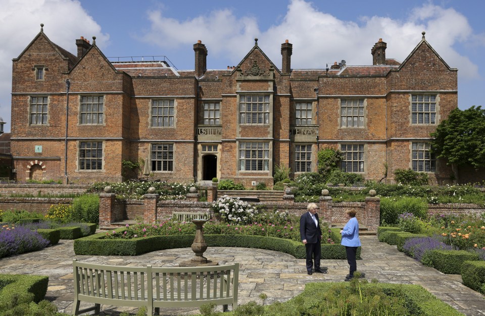 The Prime Minister is set to address the nation remotely from his grace-and-favour Buckinghamshire mansion