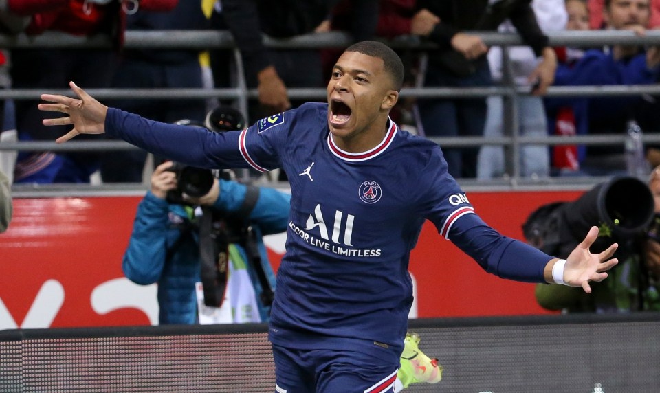 Kylian Mbappe will reportedly stay at PSG until at least January