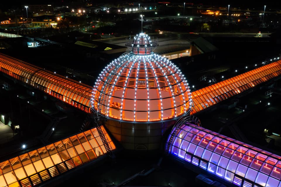 Meadowhall shopping Centre in Sheffield’s lights turned to orange in Azaylia’s memory