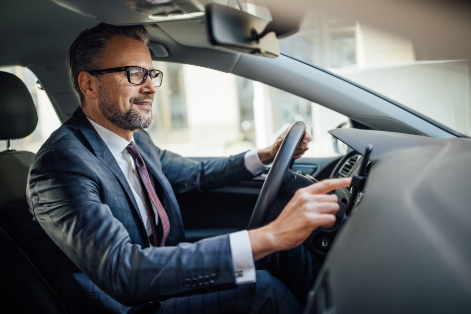 A study has shown that 60 percent of UK drivers do not understand what the warning lights mean on their dashboard