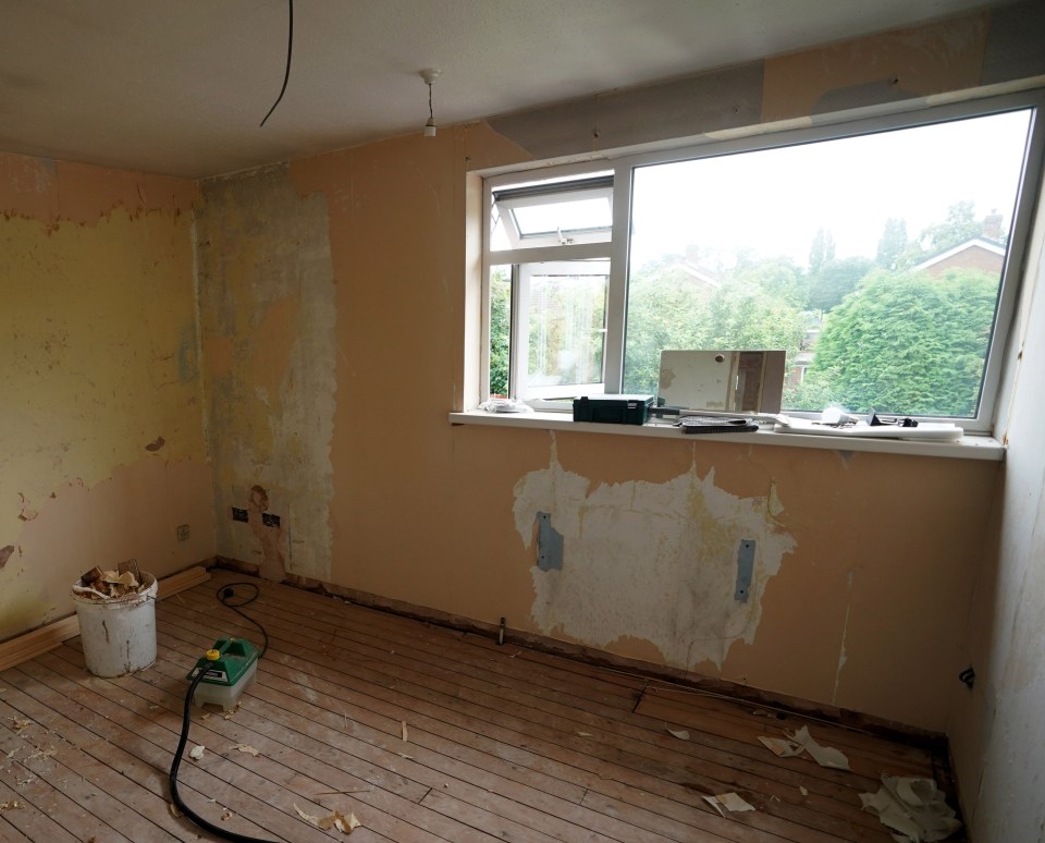 They're on track to save £40,000 from ditching professional builders and roping in their dads