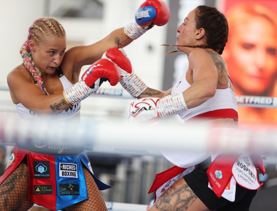 Ebanie Bridges demolished Bec Connolly with a third-round piledriver