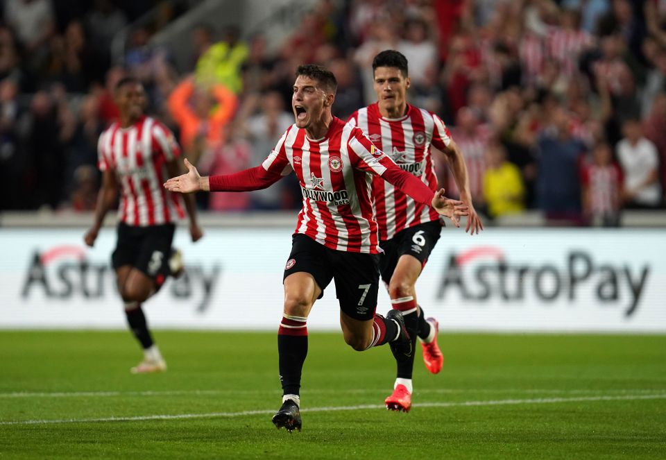 Sergi Canos fired Brentford into the lead after 22 minutes