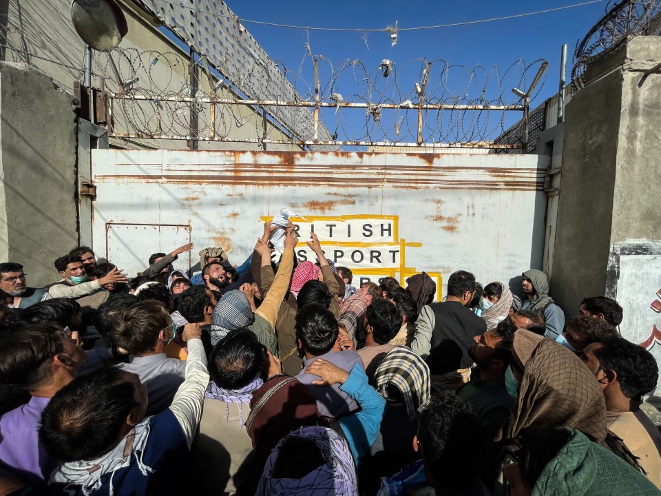 Around 10,000 Afghans are crowded around Kabil airport’s perimeter fence