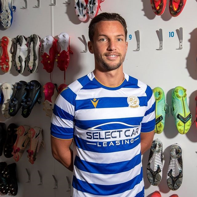 Danny Drinkwater has joined Reading on a season-long loan from Chelsea