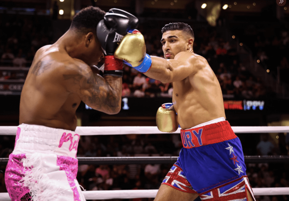 Tommy Fury beat Anthony Taylor on points