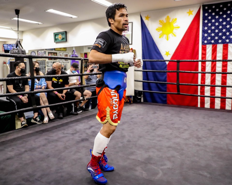 Manny Pacquiao training for his boxing return