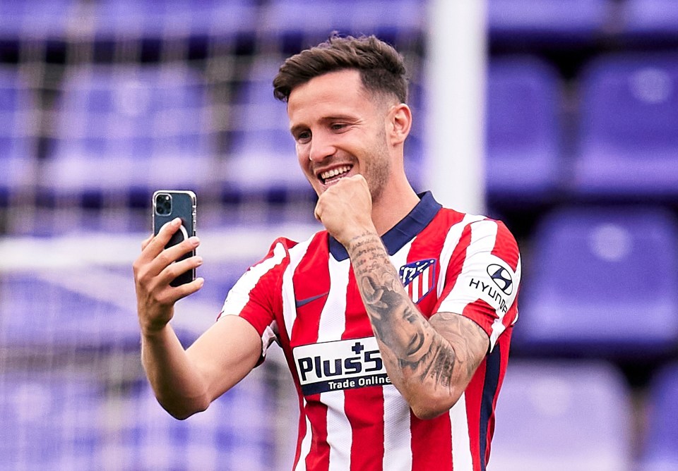 Saul Niguez is set to sign for Chelsea in a deadline day loan deal with the option for a permanent switch