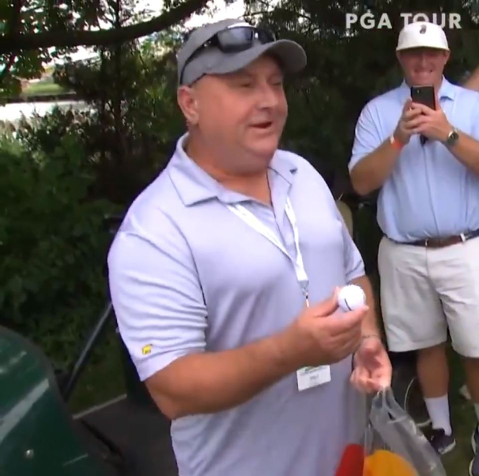 Matsuyama then signed the ball and presented it to the fan before continuing his -3 round