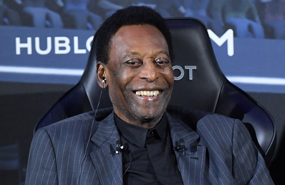 Pele returned to intensive care on Friday but is 'recovering well'