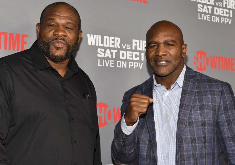 Riddick Bowe's (left) proposed fight with Lamar Odom has been called off