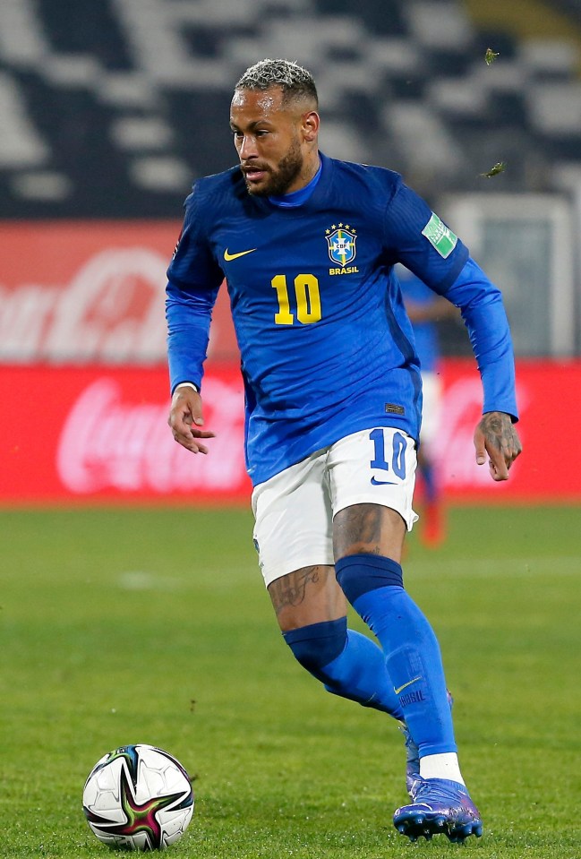 Neymar played the full 90 minutes for Brazil against Chile with fans focused on his physique