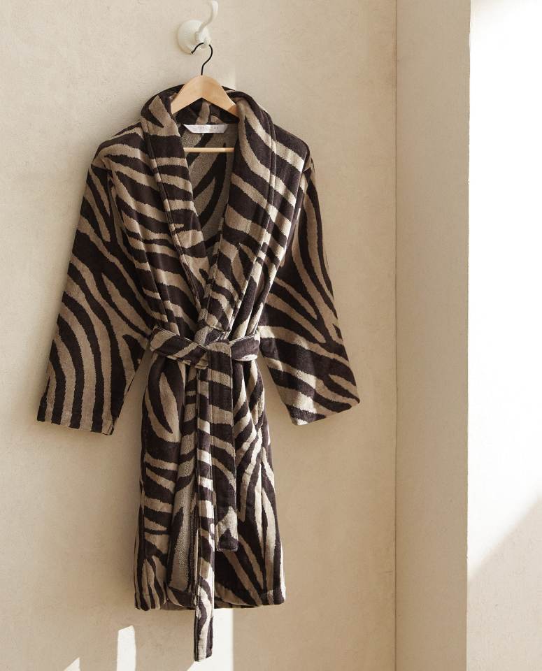  Zara Jacquard Tiger Dressing Gown