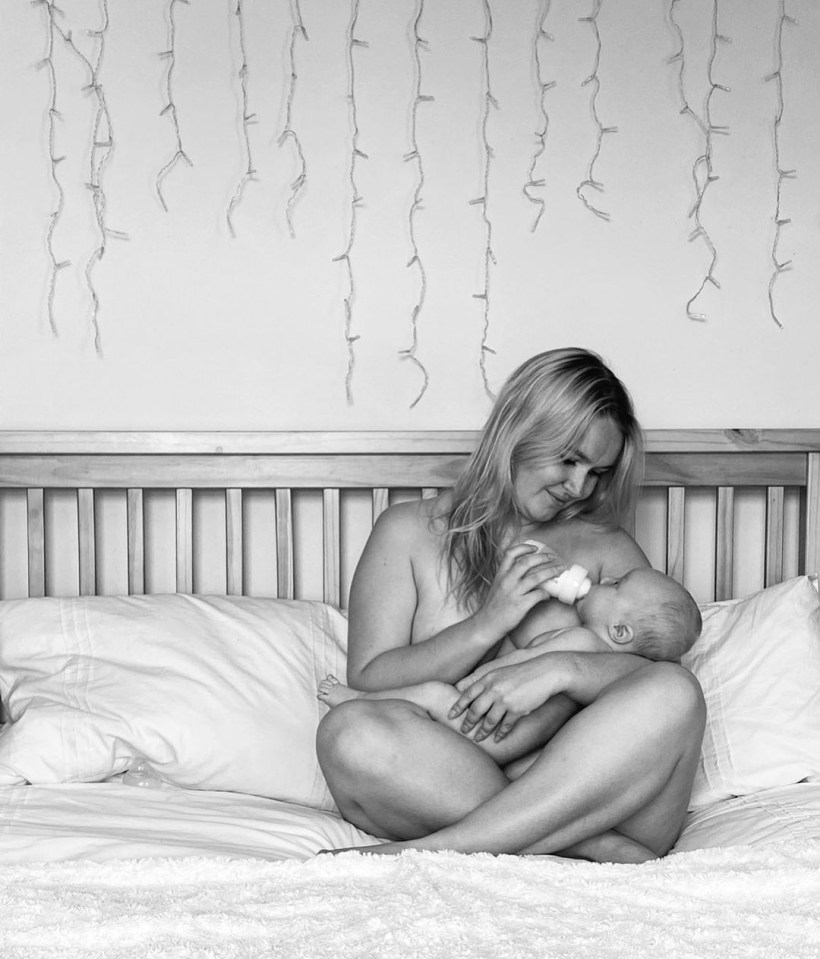 Melissa posed naked to celebrate Breastfeeding Week last month