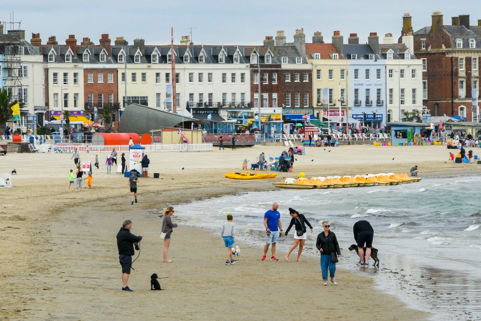 A motorboat on its way to Weymouth in Dorset with five children and two adults onboard has vanished, Coastguard officials say