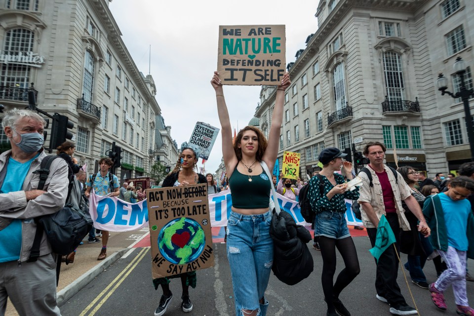 Thousands of protestors descended on the Tate Modern before moving across Millennium Bridge