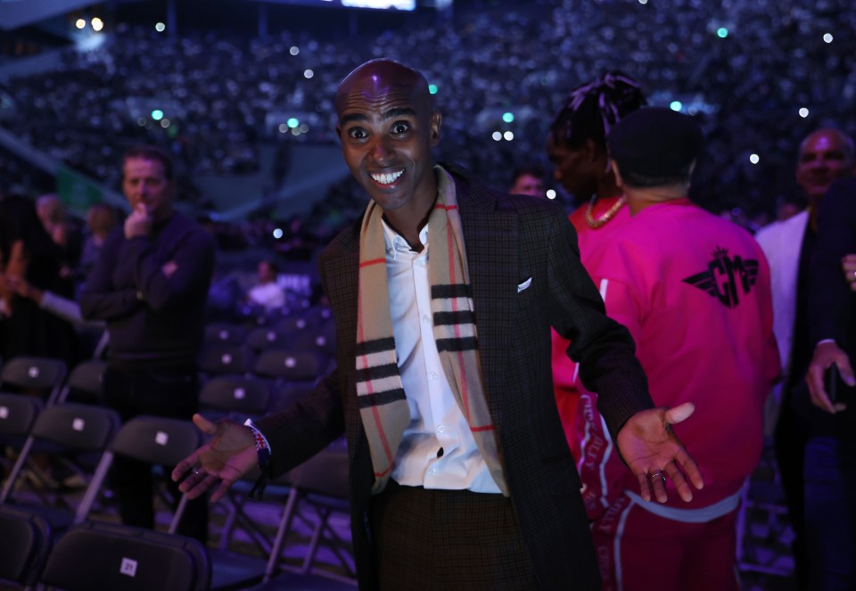 Mo Farah put aside his Arsenal allegiance to visit the Tottenham Hotspur Stadium