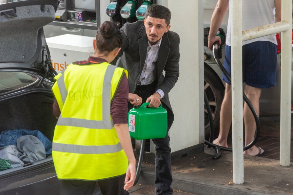 There’s chaos at the pumps yet again today as Brits desperately try to get hold of petrol