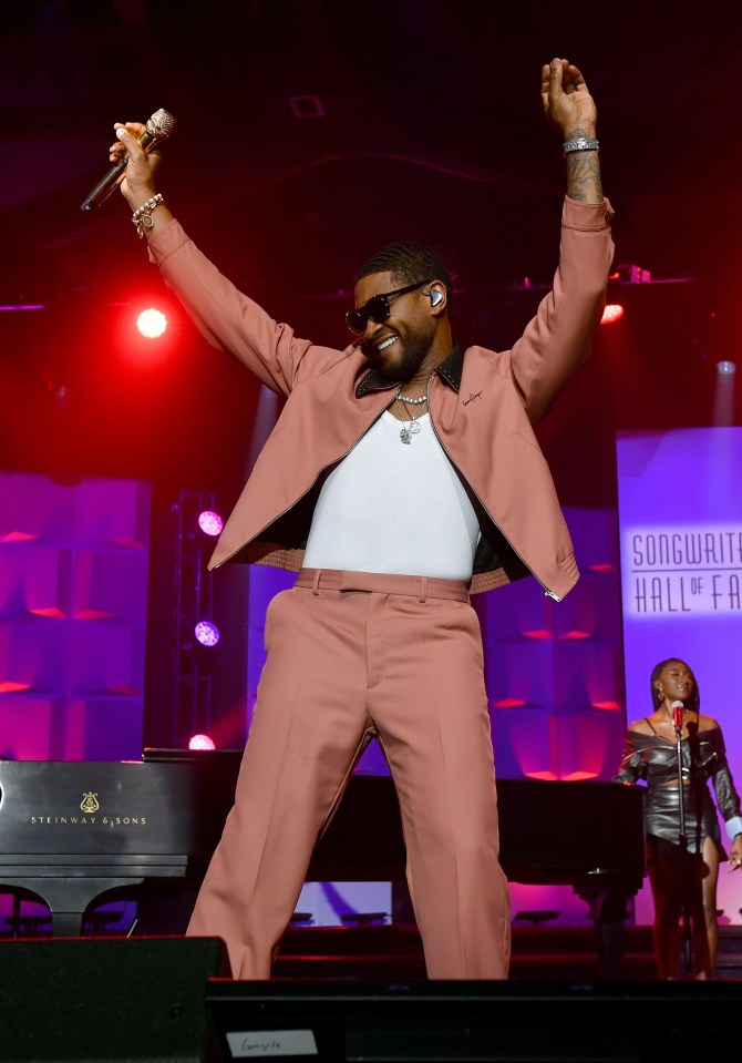  Usher performs at the 51st annual Songwriters Hall of Fame induction and awards gala at the New York Marriott Marquis Hotel on Thursday, June 16, 2022, in New York