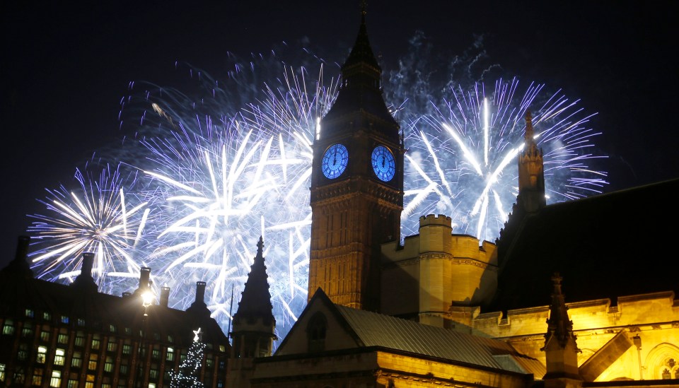 There will be no fireworks by the Thames to ring in 2022