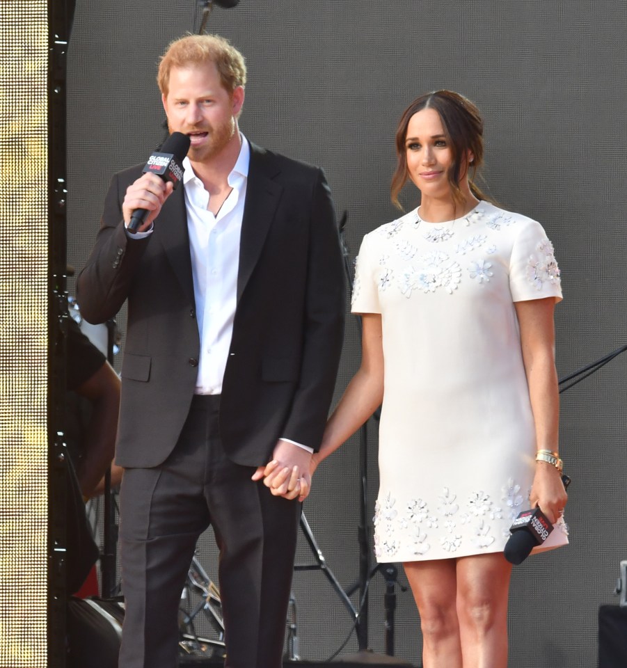 Markle with hubby Prince Harry in New York