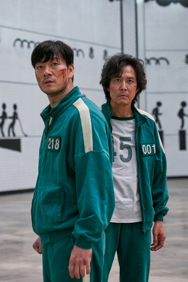 The show's hero gamer Seong Ghi-hun, right, and his rival Cho Sang-woo