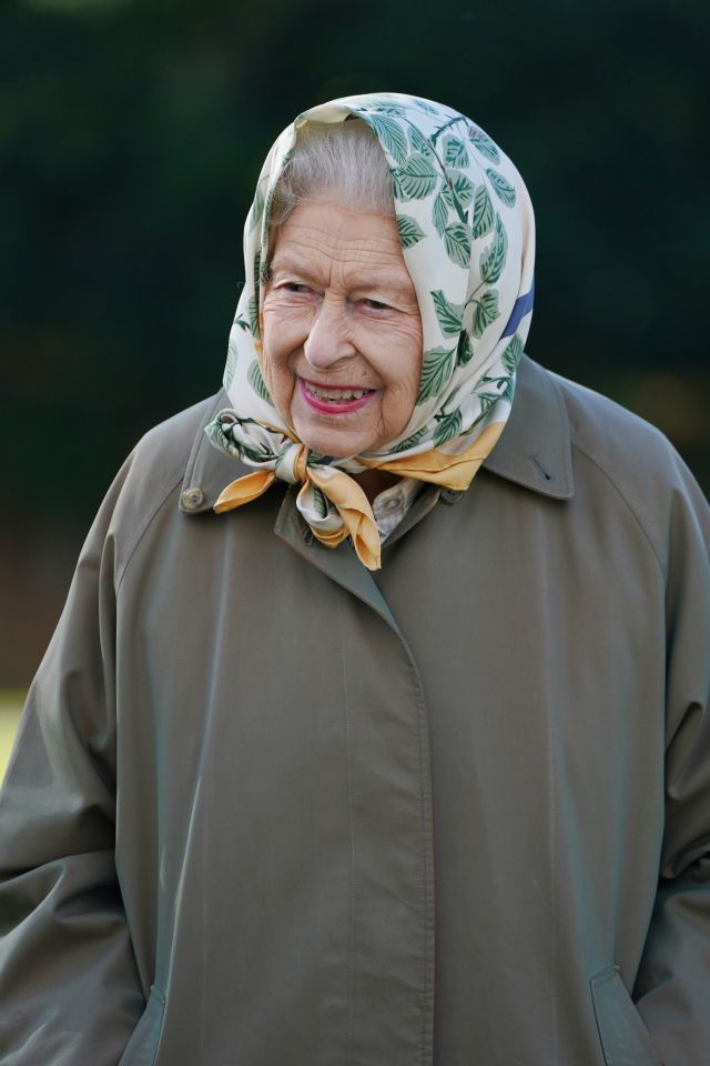 The 95-year-old Monarch beamed as she met children from nearby Crathie Primary School