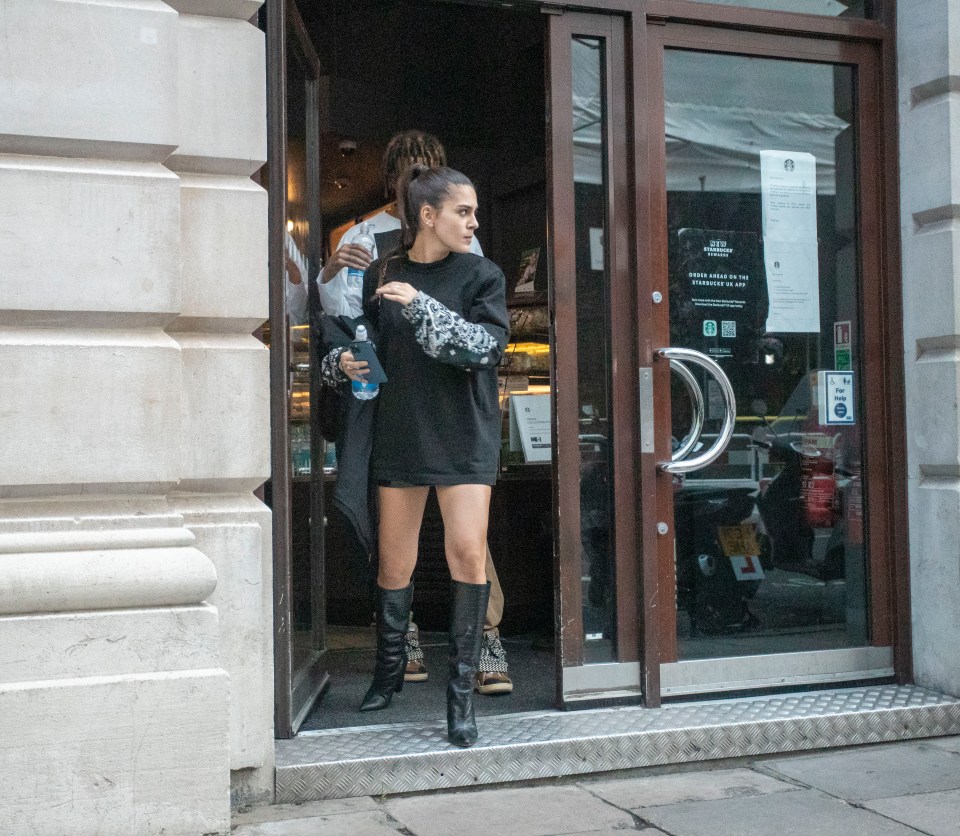 Maria led the way as the pair left Starbucks following their lunch date