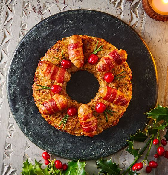 This stuffing wreath is extra festive