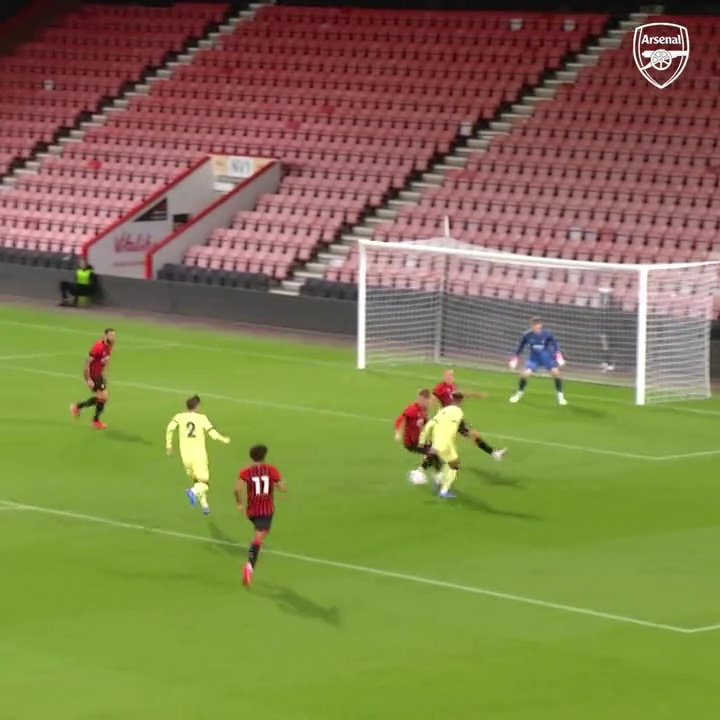 Omari Hutchinson produced a stunning backheel assist for Arsenal U23s