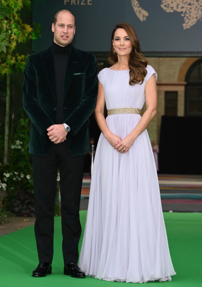 Prince William and Kate Middleton beamed as they walked the green carpet at the Earthshot Prize awards