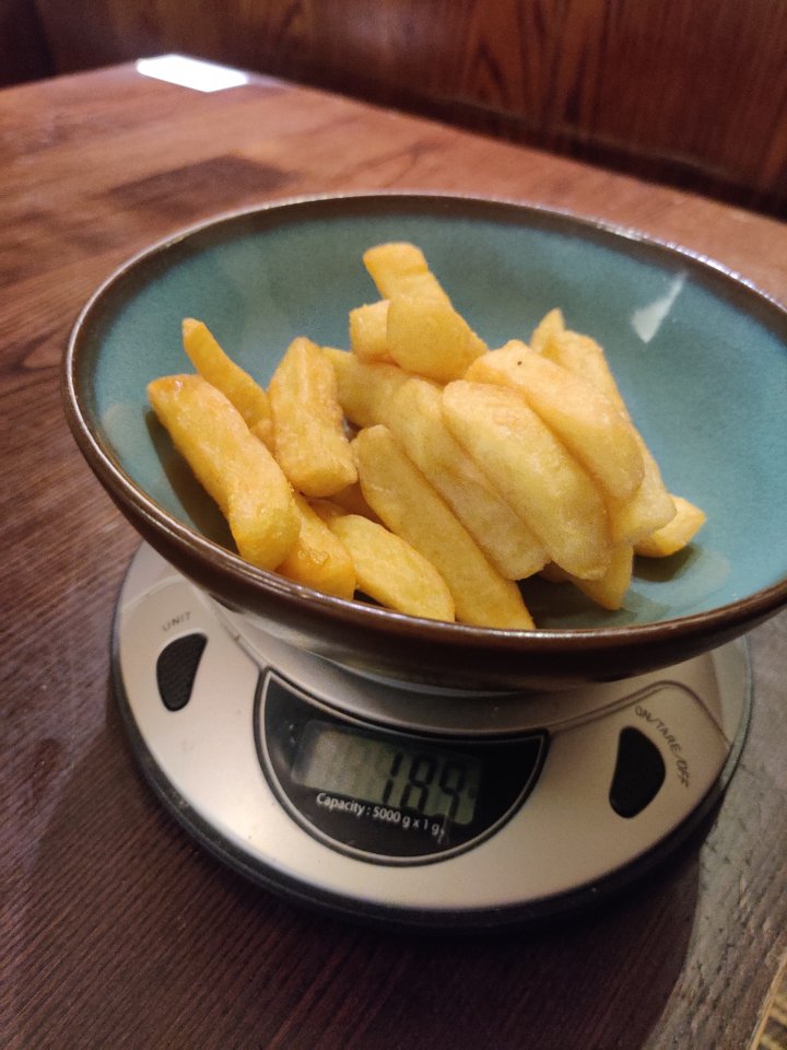 Some diners resorted to weighing their portion of chips