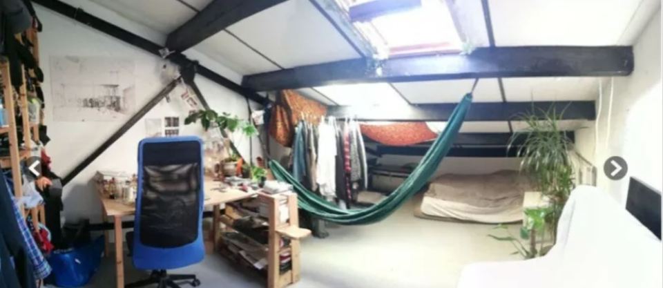 A bright double room has gone on the market for £700 in London - but there's one big catch