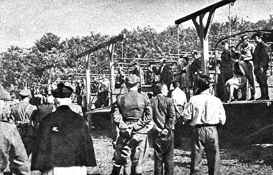 The execution of the SS overseers of the Stutthof concentration camp in 1946