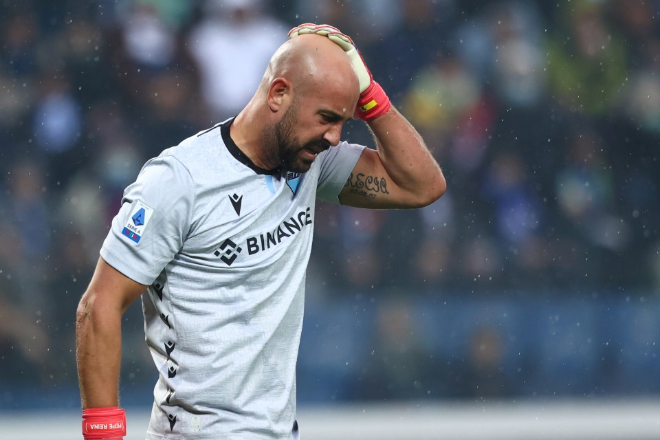 Pepe Reina was struck on the side of the head by a missile thrown by an Atalanta fan