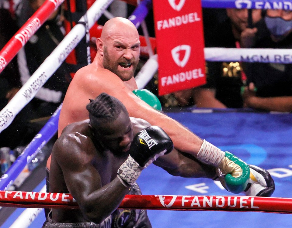 Tyson Fury finished Deontay Wilder with a huge right hand