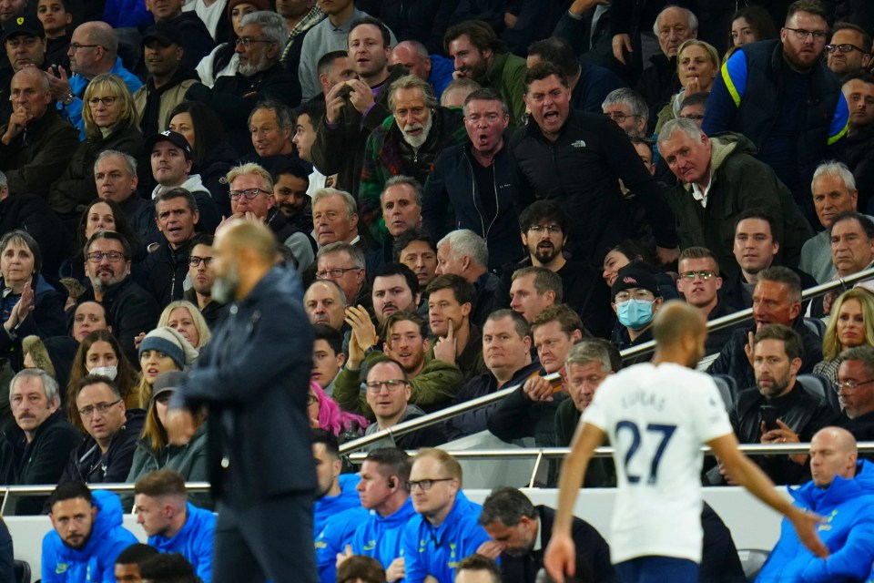 Tottenham fans direct their anger at Nuno Espirito Santo