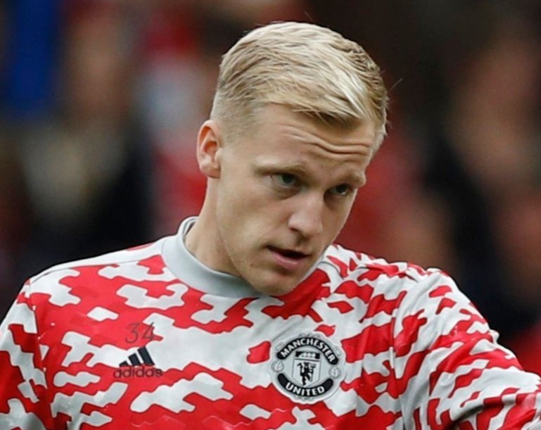 Donny van de Beek is desperate to end his Manchester United nightmare