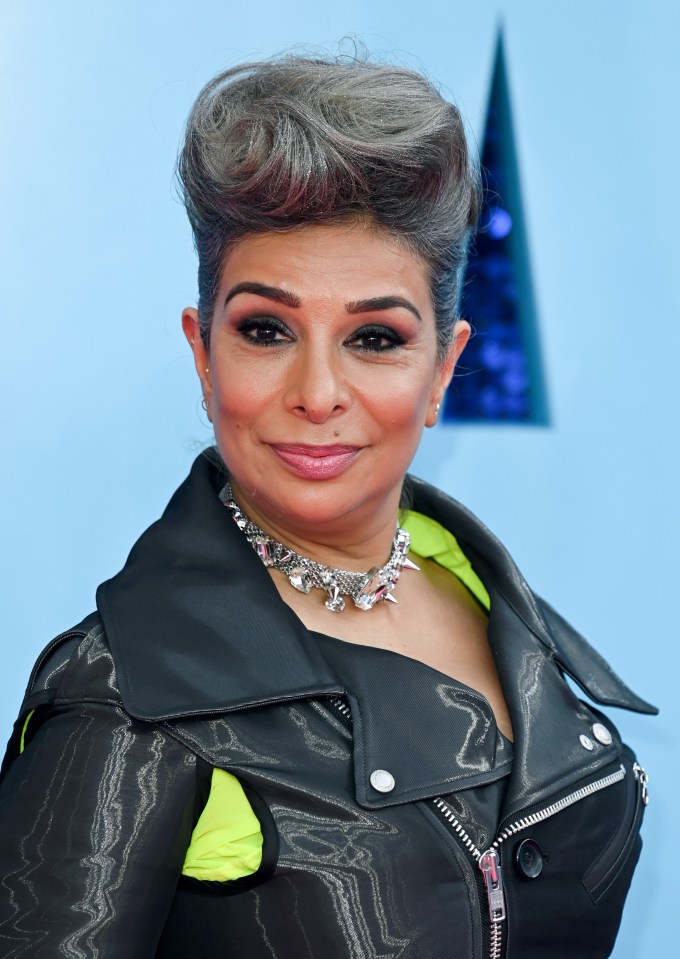 Shobna Gulati has called for performers to receive more money to book their digs when in a touring production