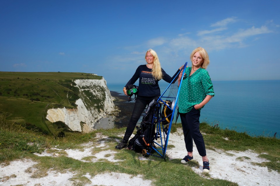 Joanna met 'Human Swan' Sacha Dench, a world record-breaking conservationist