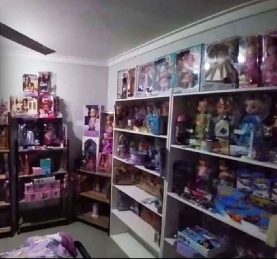 His home in Carnarvon was filled with creepy dolls