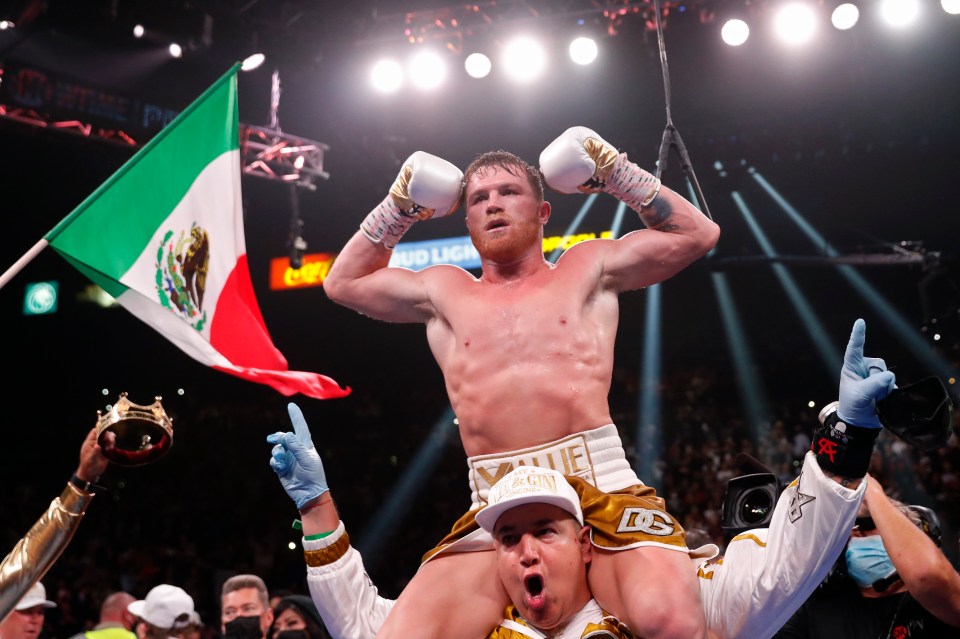 Canelo was crowned the first ever undisputed super-middleweight champ