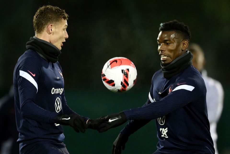 He was training alongside Benjamin Pavard during the session