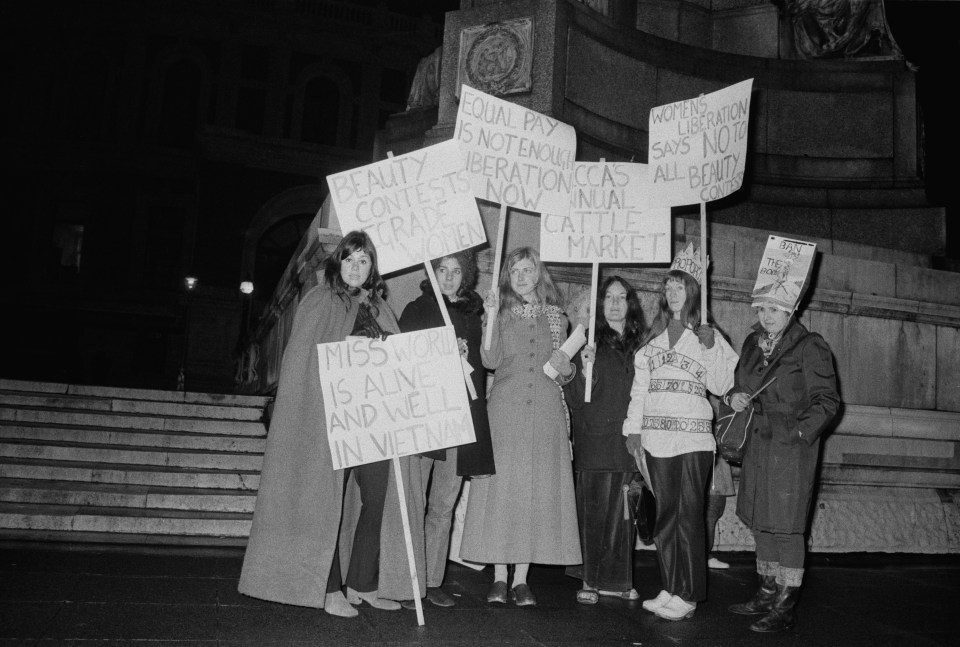 Protesters at 1970 contest at Albert Hall