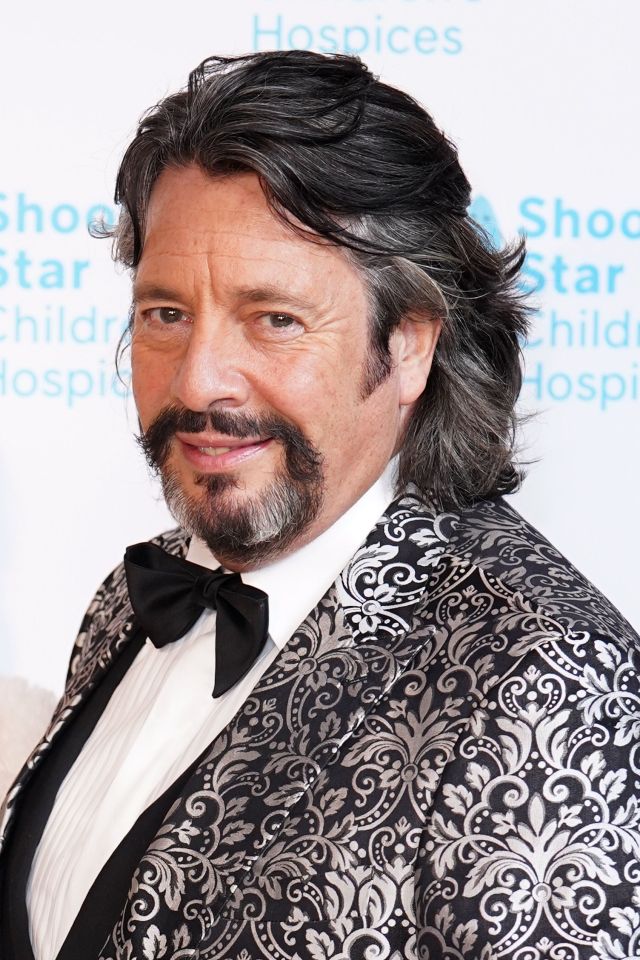 Laurence Llewelyn-Bowen is swapping interior decor for ice and snow to appear in a Channel 4 festive show