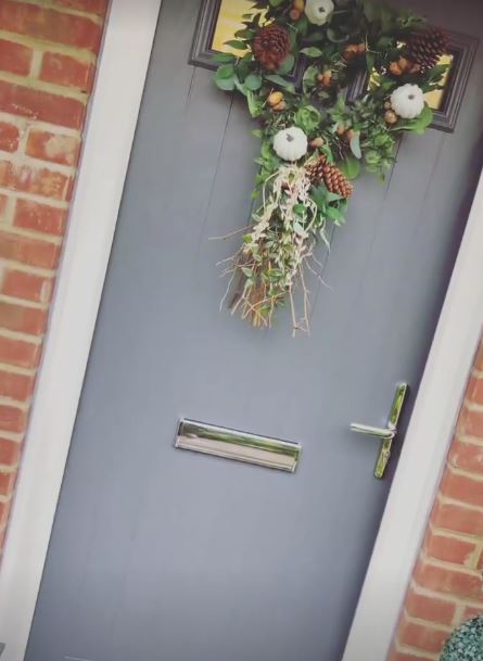 The Hinch family's wreath is up for Christmas