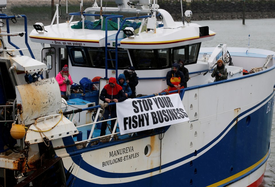 French fishermen intend to disrupt Christmas supplies to Britain