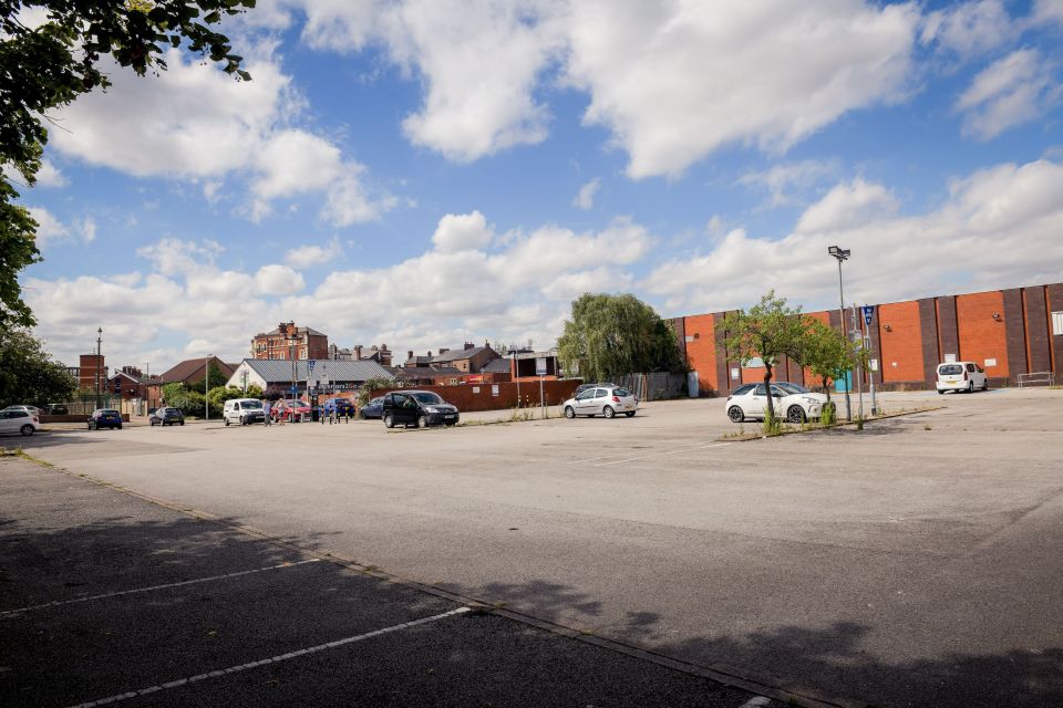 Locals say it is 'impossible' to pay for your stay at the Osborne Street Car Park in Grimsby